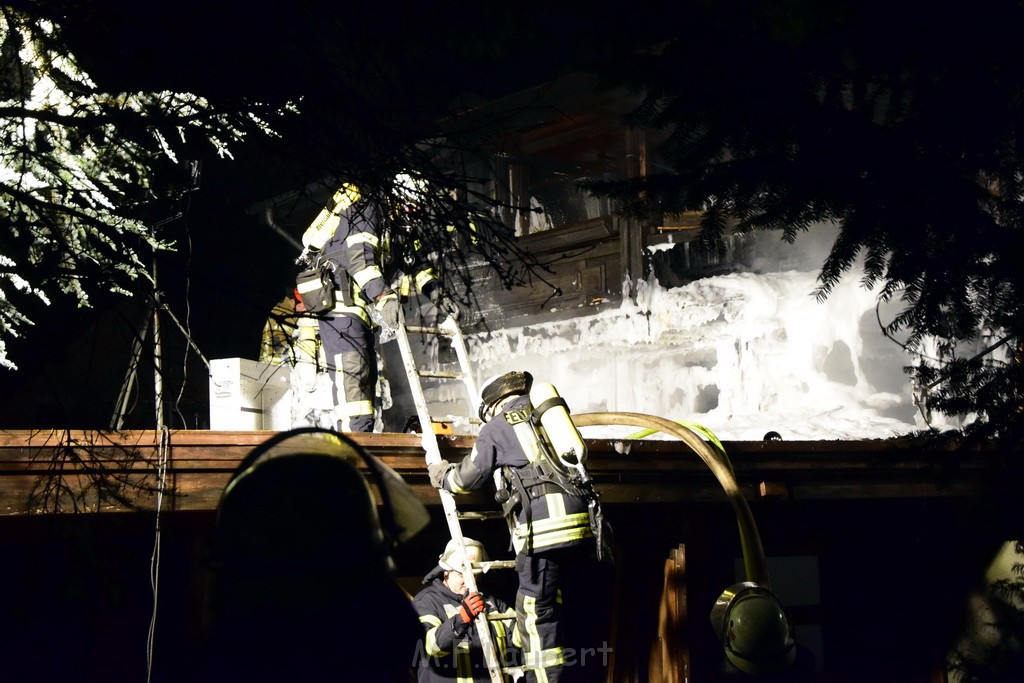 Grossfeuer Einfamilienhaus Siegburg Muehlengrabenstr P0487.JPG - Miklos Laubert